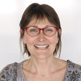 Véronique LE MANSEC-PILLIN, assistante sociale, intervenante systémique